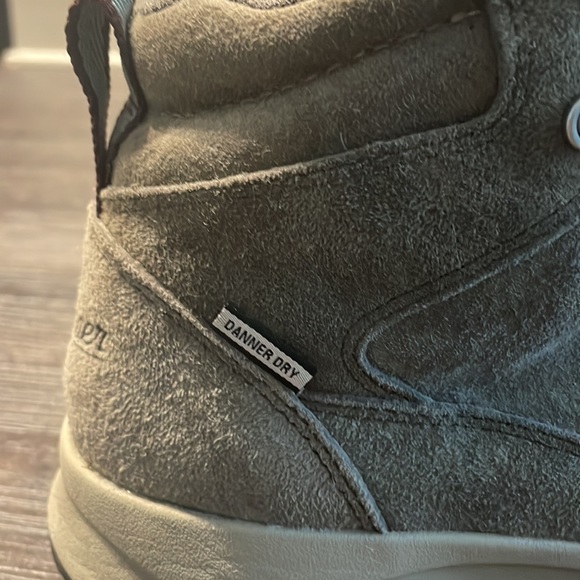 Danner women’s Adrika Hiker Ash hiking boots - Picture 7 of 10